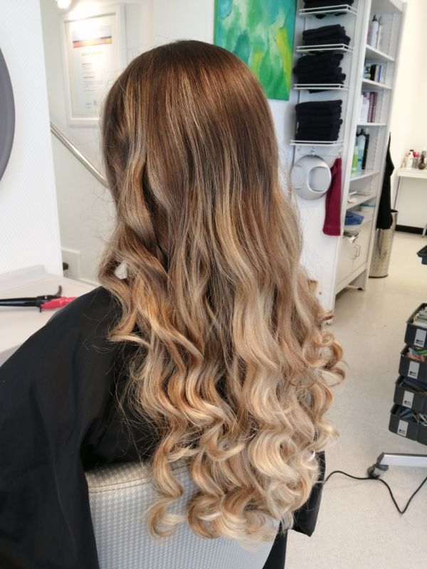 lange Haare mit Wellen und Locken