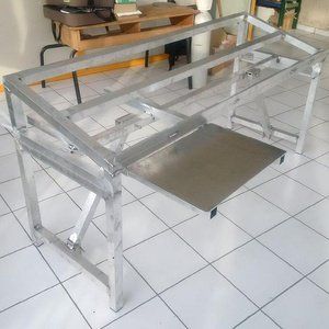 Table pliante en aluminium de couleur grise
