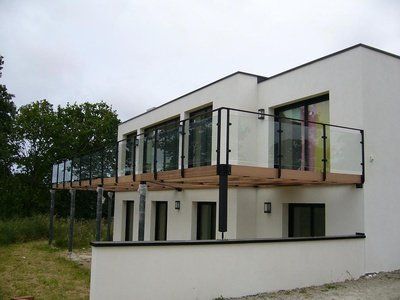 Garde-corps en verre et aluminium de balcon