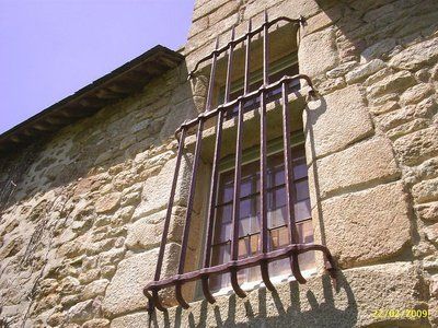 Grille de défense en acier rouillé