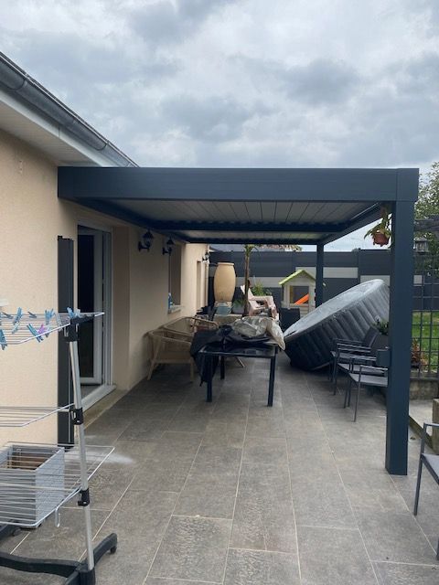 Pergola en aluminium sur terrasse