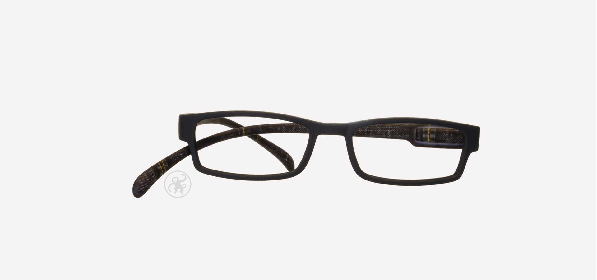 Brille in Jeans Optik auf weißem Hintergrund.