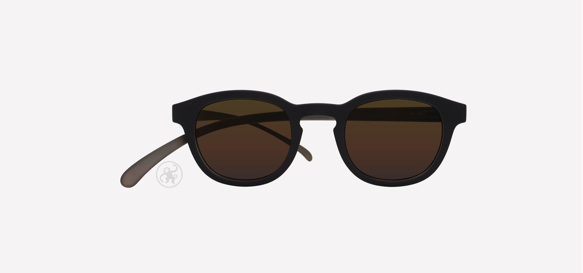 Schwarz braune Brille auf weißem Hintergrund