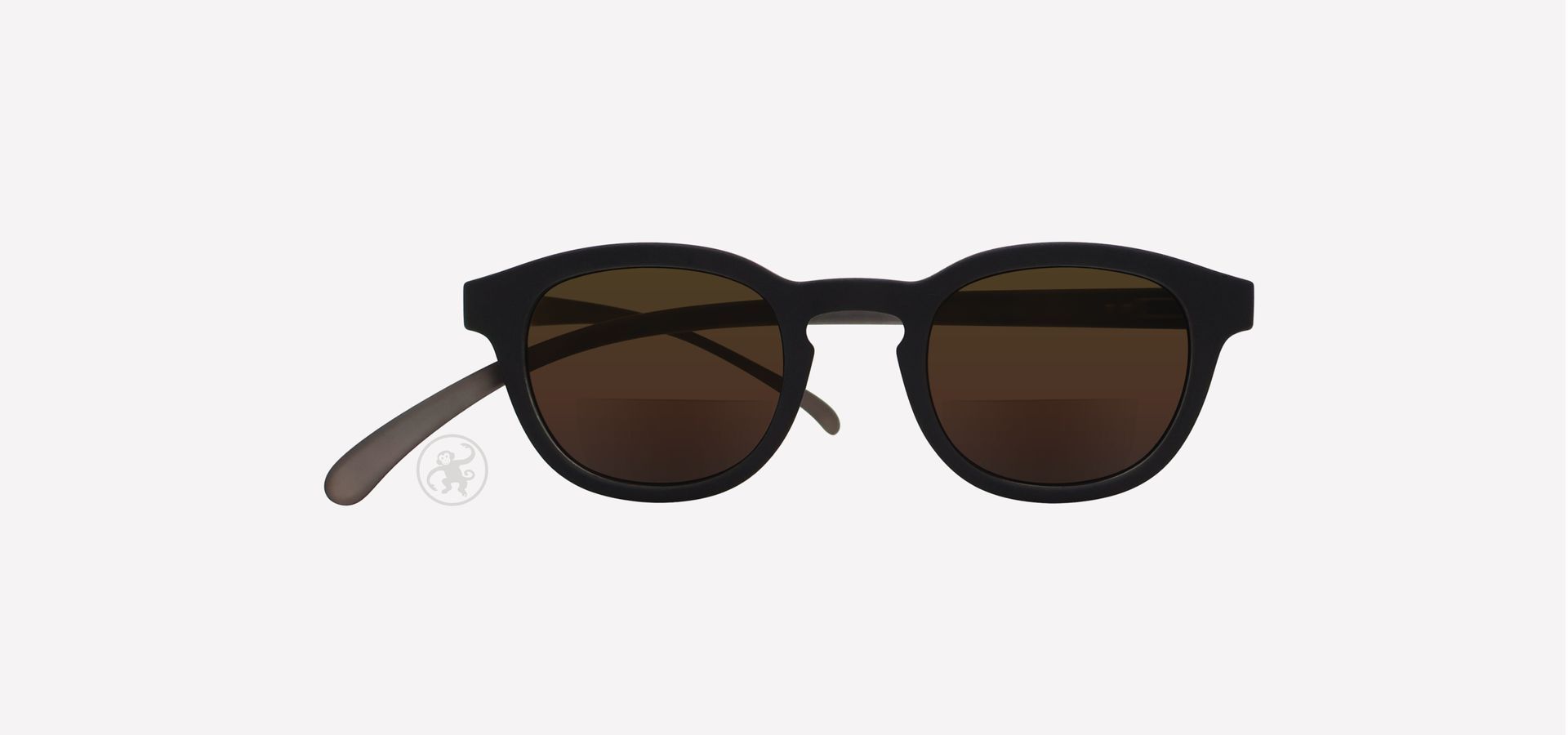 Schwarz graue Brille auf weißem Hintergrund.