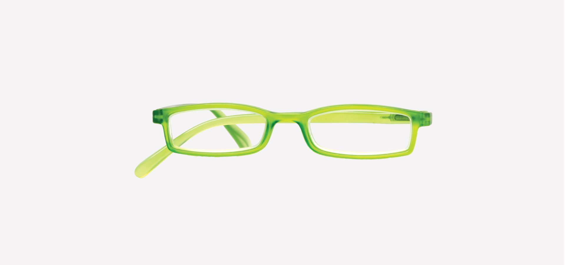 Eine grün transparente Lesebrille auf weißem Hintergrund.
