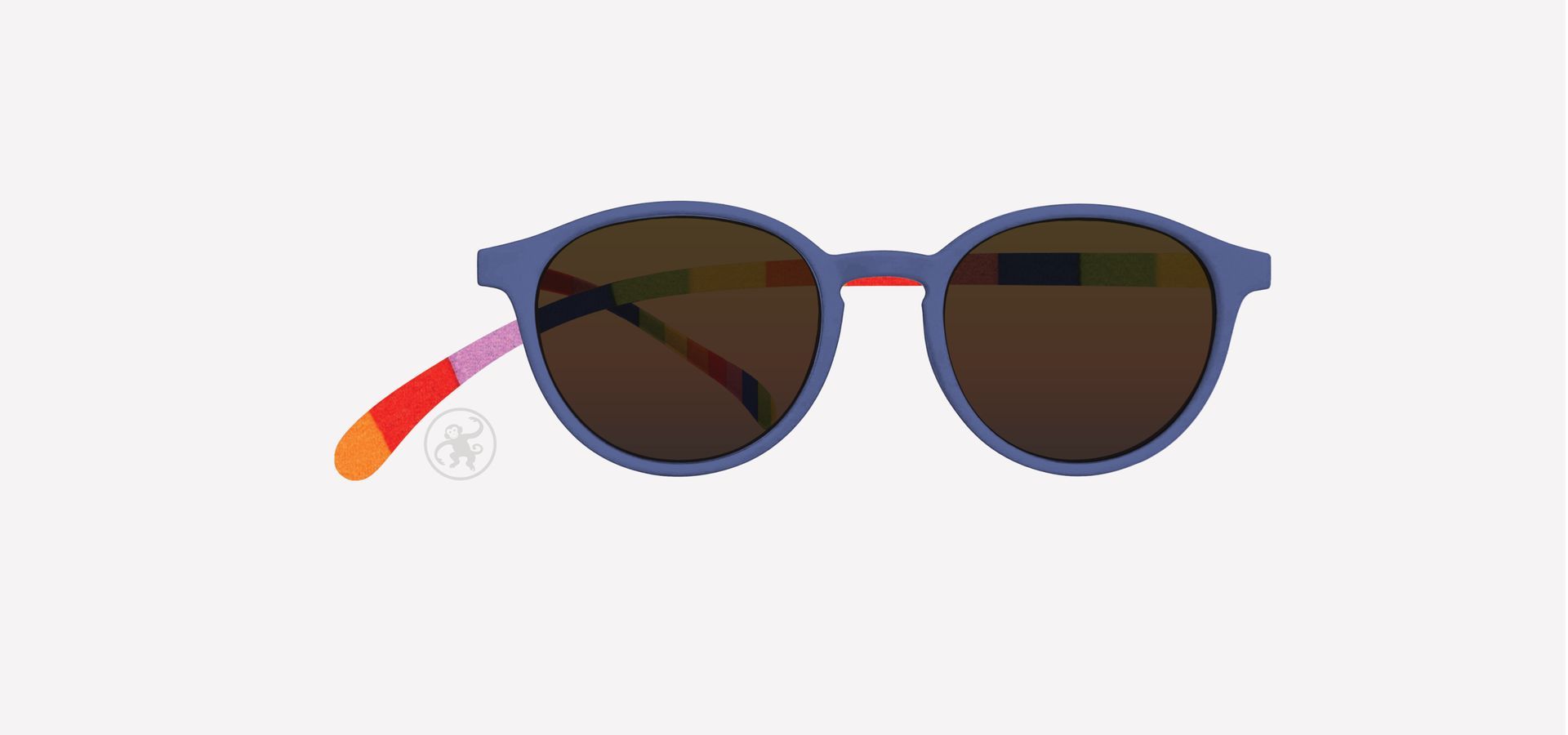 Blaue panto Lesesonnenbrille mit bunt gestreiften Bügeln von vorne auf hellem Hintergrund.