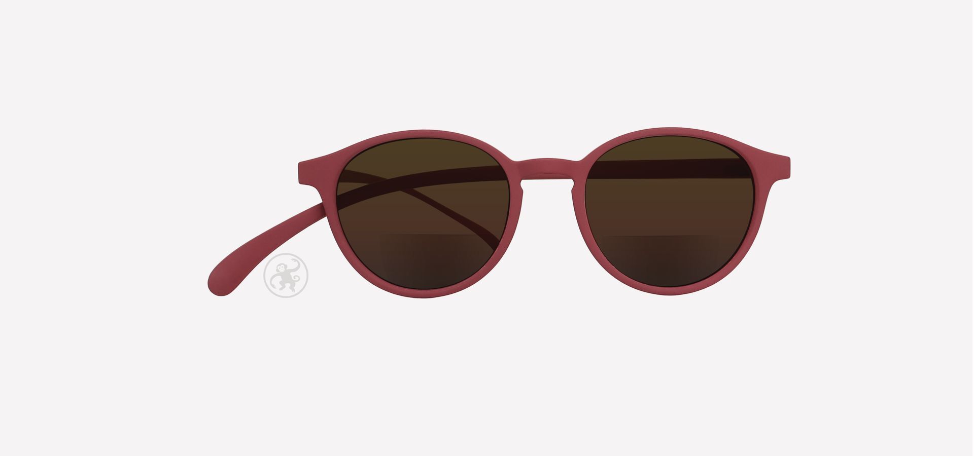 Rote panto Bifokal-Lesesonnenbrille von vorne auf hellem Hintergrund.