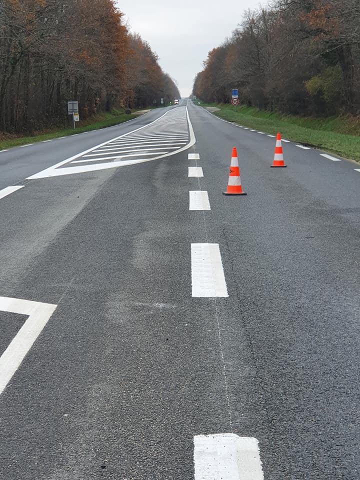 Marquage au sol lignes route