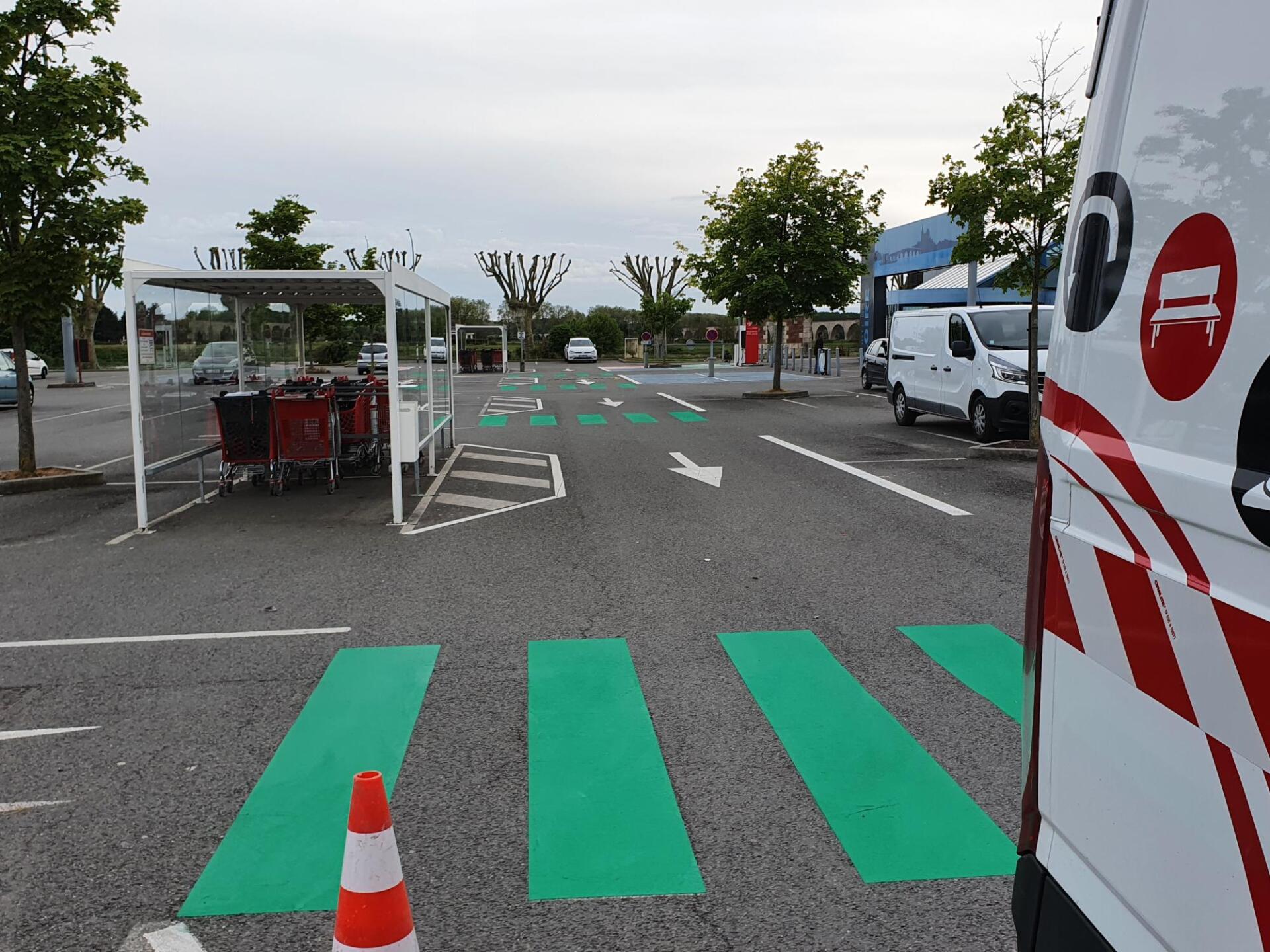 Marquage au sol passage piéton vert