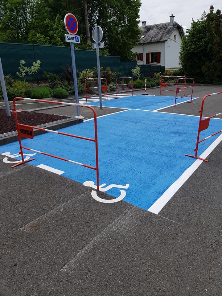 Marquage au sol place handicapée
