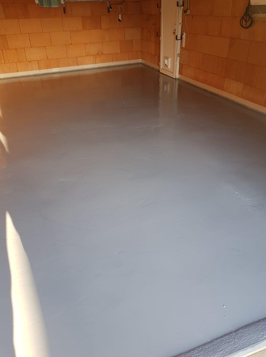 Revêtement peinture de sol gris