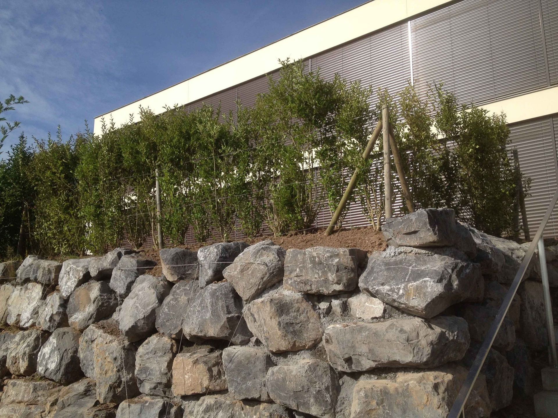 Jacques Freymond - maçonnerie - terrassement - carrelages - dalles - Belmont