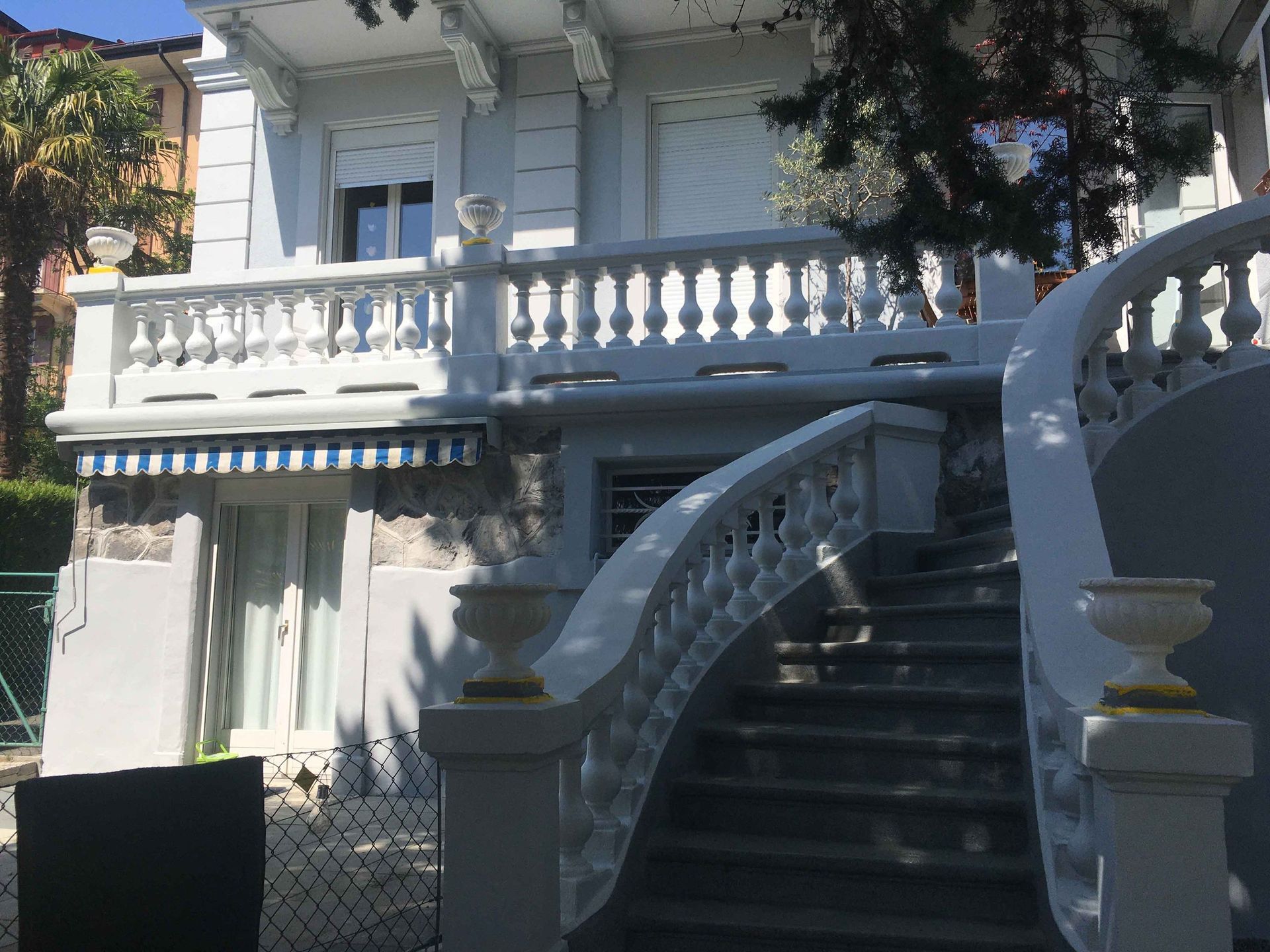 Jacques Freymond - maçonnerie - terrassement - carrelages - dalles - Belmont