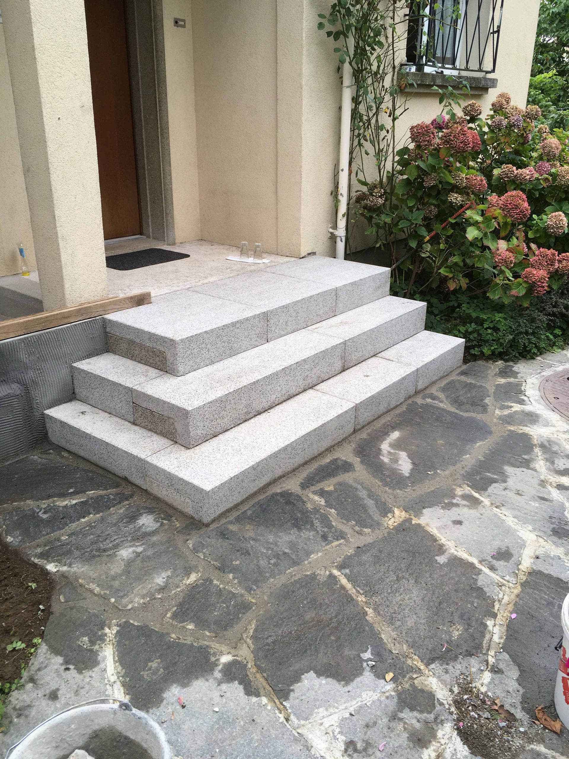 Jacques Freymond - maçonnerie - terrassement - carrelages - dalles - Belmont