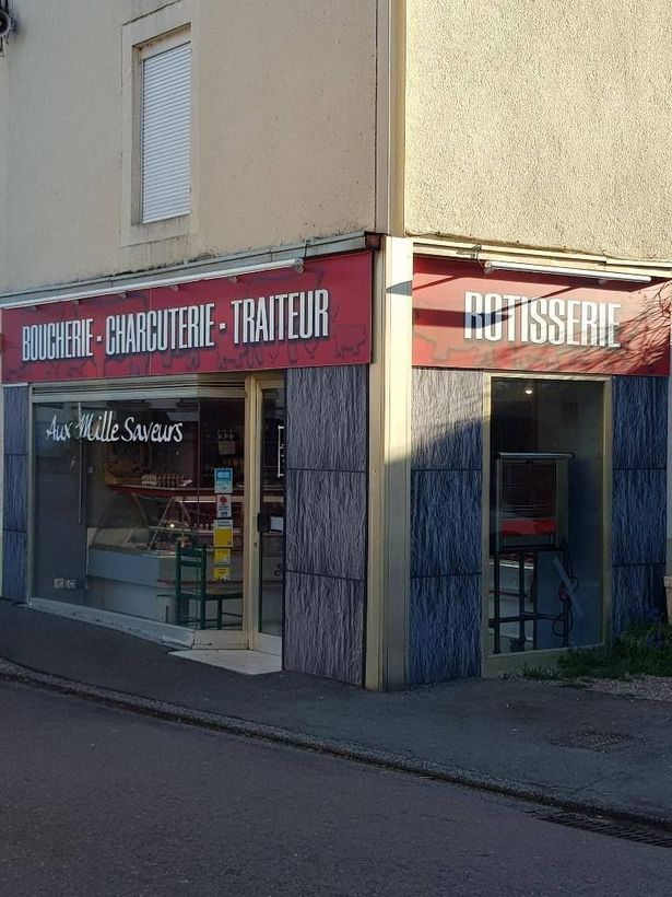 La devanture de la boucherie.