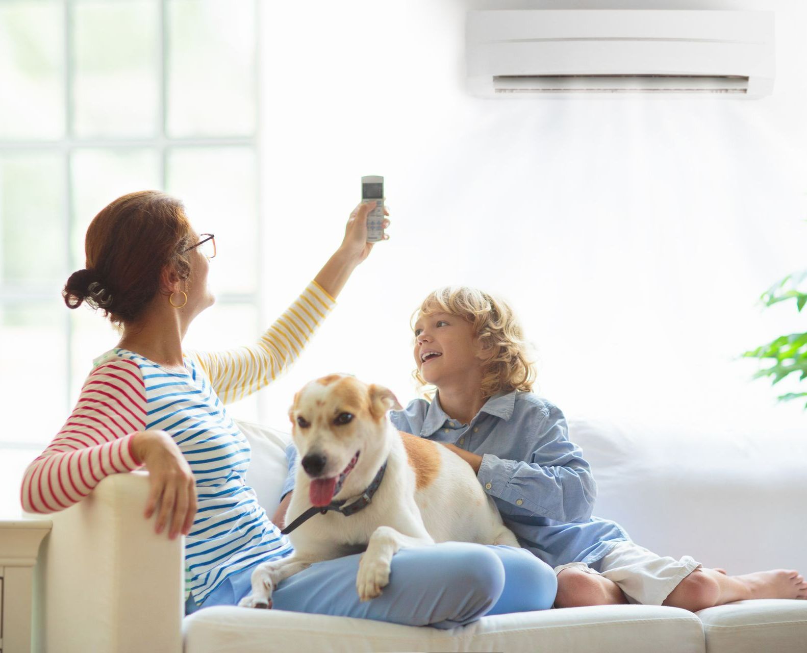 Une famille profite de la climatisation