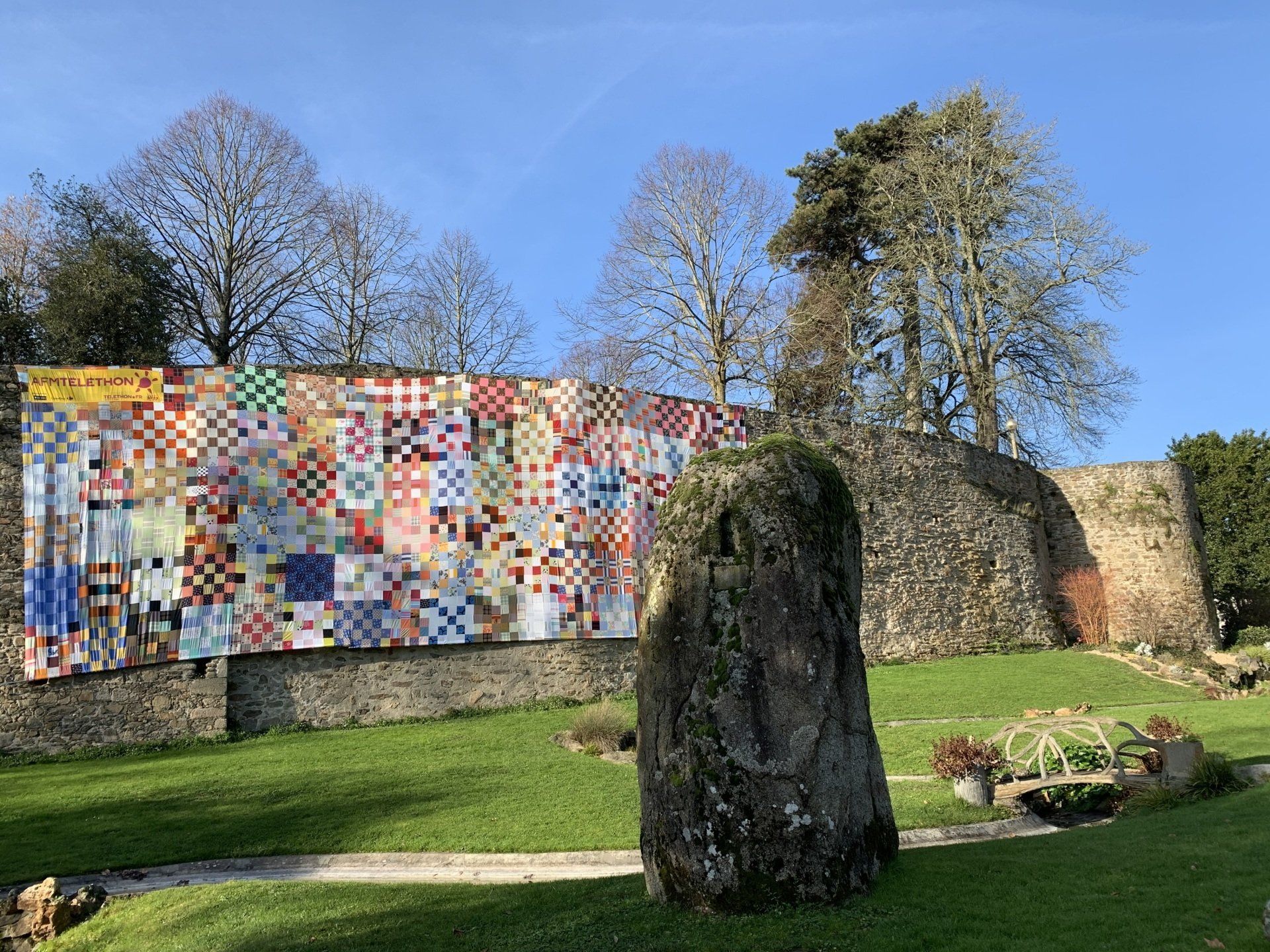 Mozaïque dans un jardin de Cholet