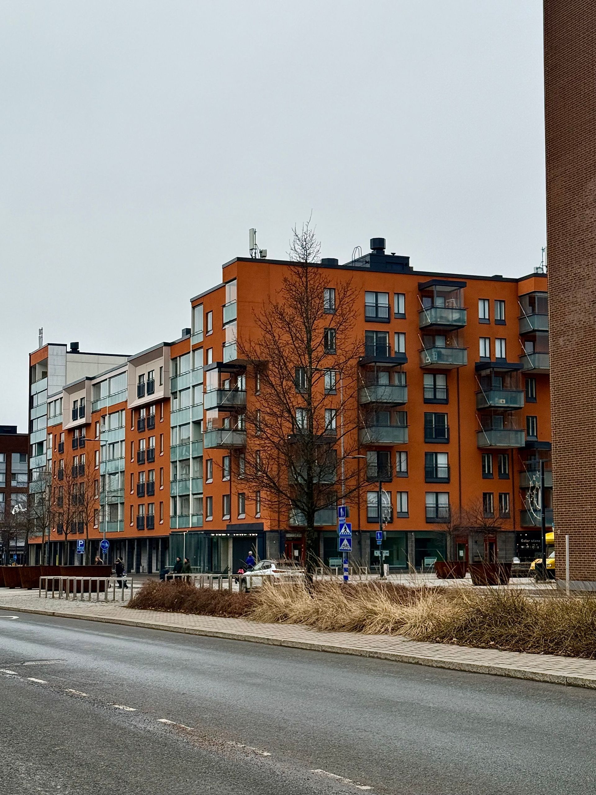 Taloyhtiön tai toimitilan korjaushankkeen valvonta ja suunnittelu – Korjausrakennusinsinöörit Oy.