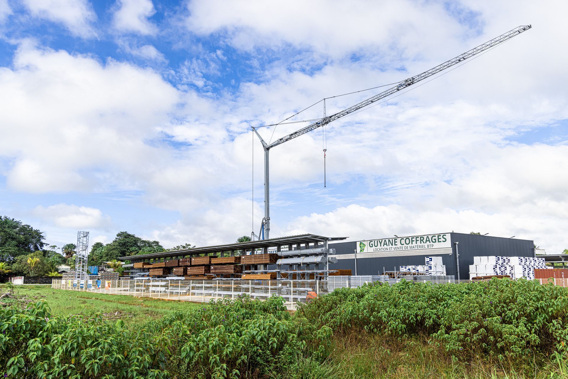 Zone de stockage de l'entreprise Guyane Coffrages