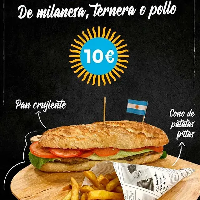 Un bocadillo y patatas fritas en una tabla de cortar por 10 euros