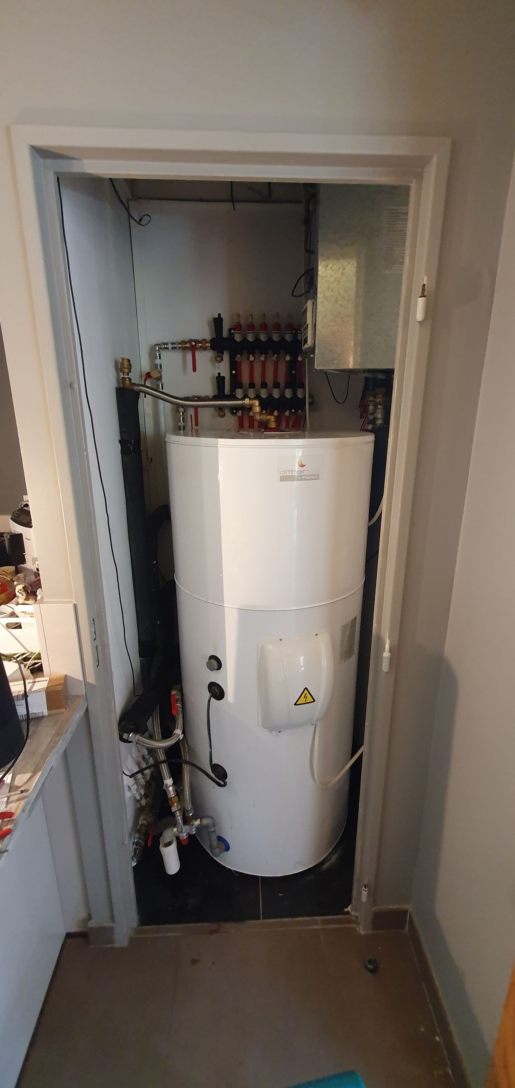 Chaudière par pompe à chaleur blanche 