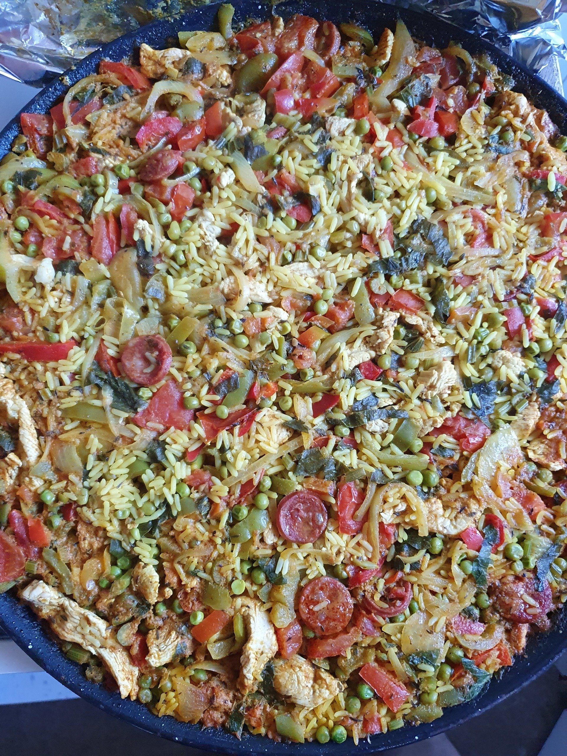 Paella avec du chorizo