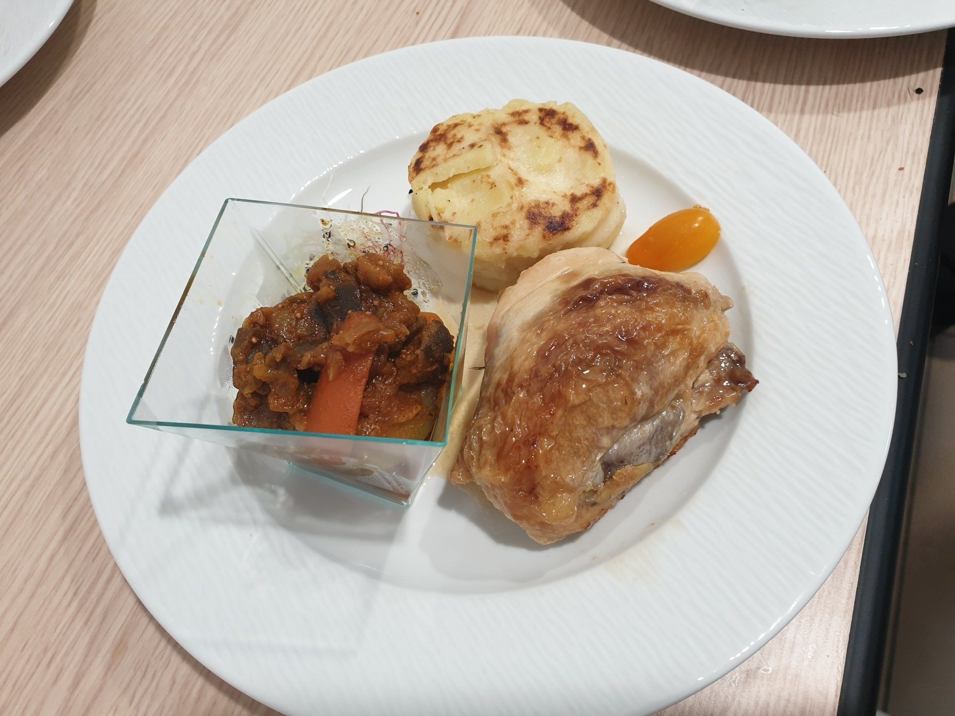 Plat légumes, viande et gratin