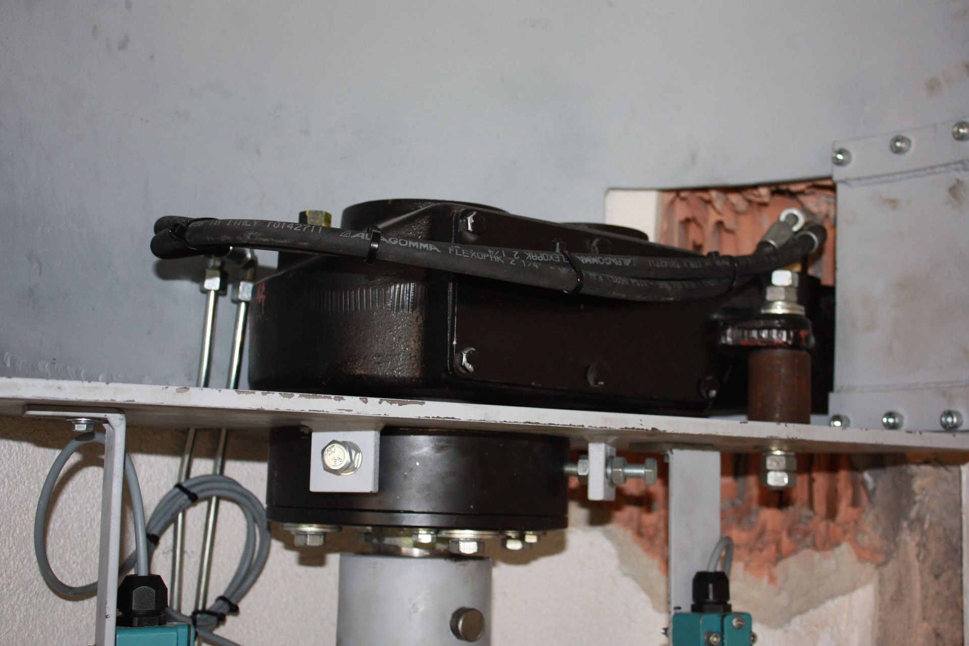 Schwenkbares Cheminée - Sonderanfertigungen - Engineerin - Wanner Mech AG - Neuhausen 6