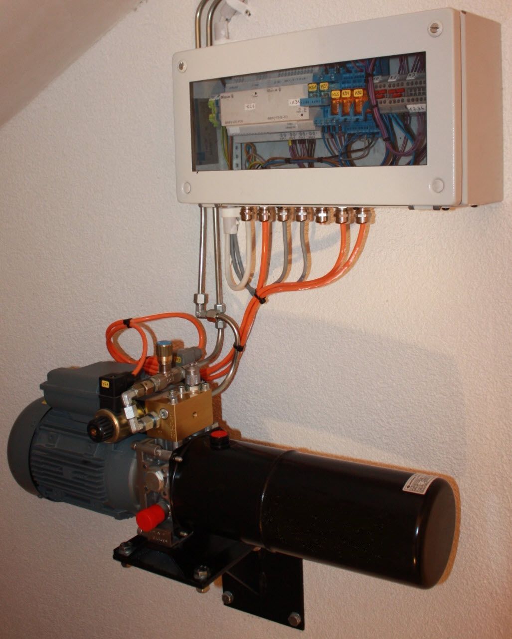 Schwenkbares Cheminée - Sonderanfertigungen - Engineerin - Wanner Mech AG - Neuhausen 2