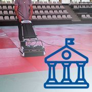 Nettoyage de sol dans un gymnase
