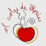 Un dibujo de una manzana roja con un remolino a su alrededor.
