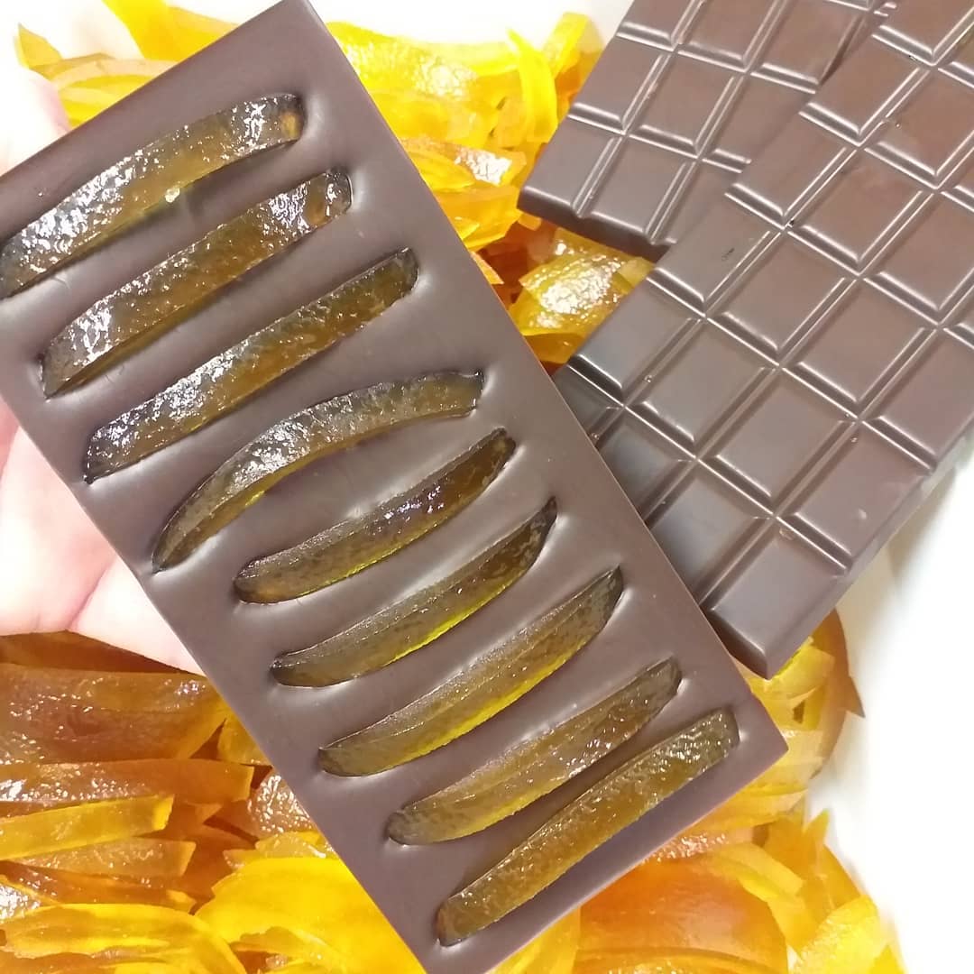 Tablette chocolat noir & tranches de pamplemousse confit