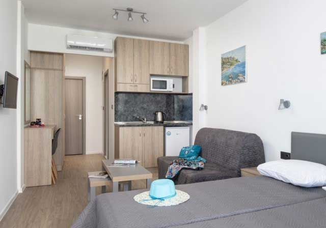 DODOS SEAVIEW STUDIOS