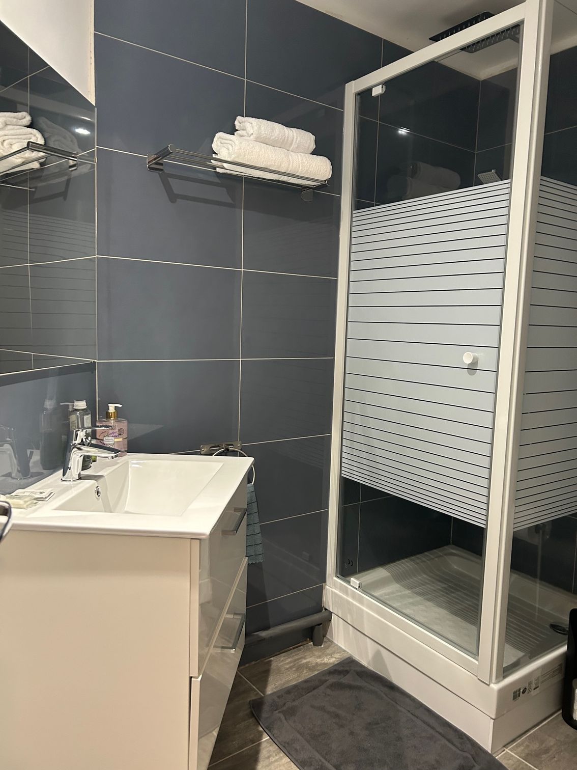 Photo d'une salle de bains