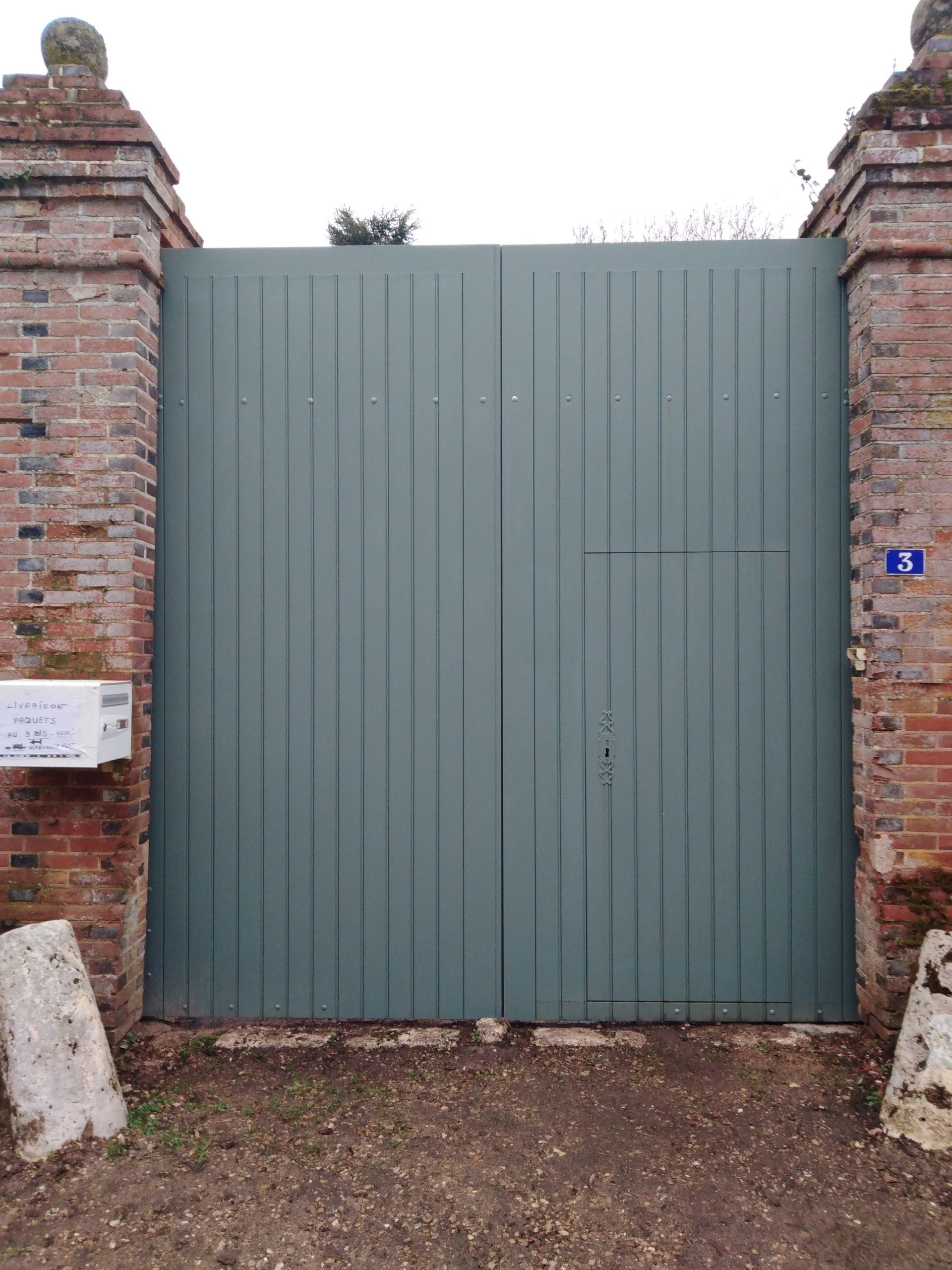 porte en bois de maison