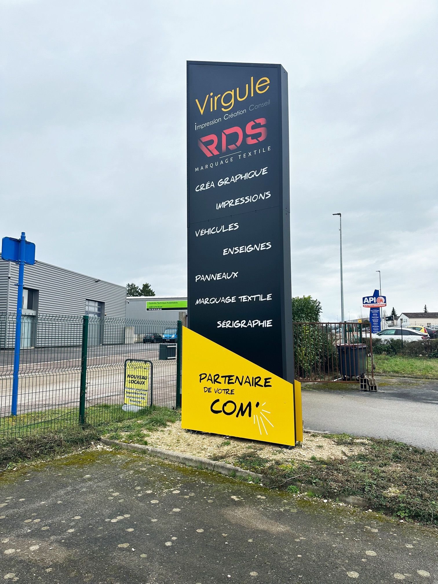 Totem de signalétique extérieure