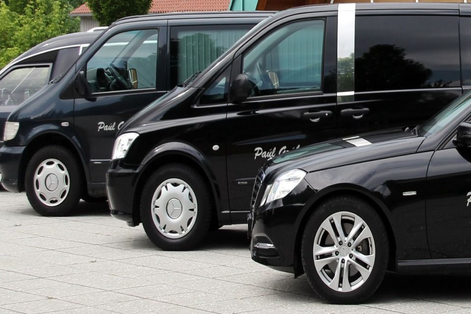 Wagen von Bestattungs - Institut Gruber