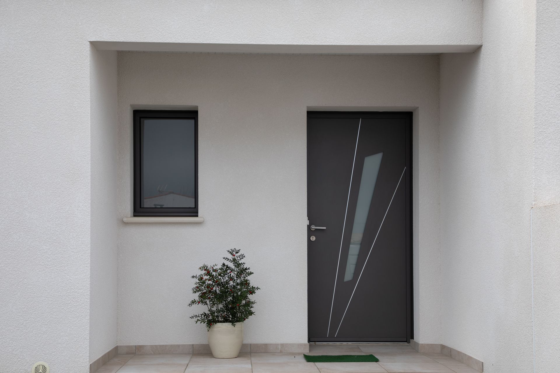 Porte en aluminium contemporaine