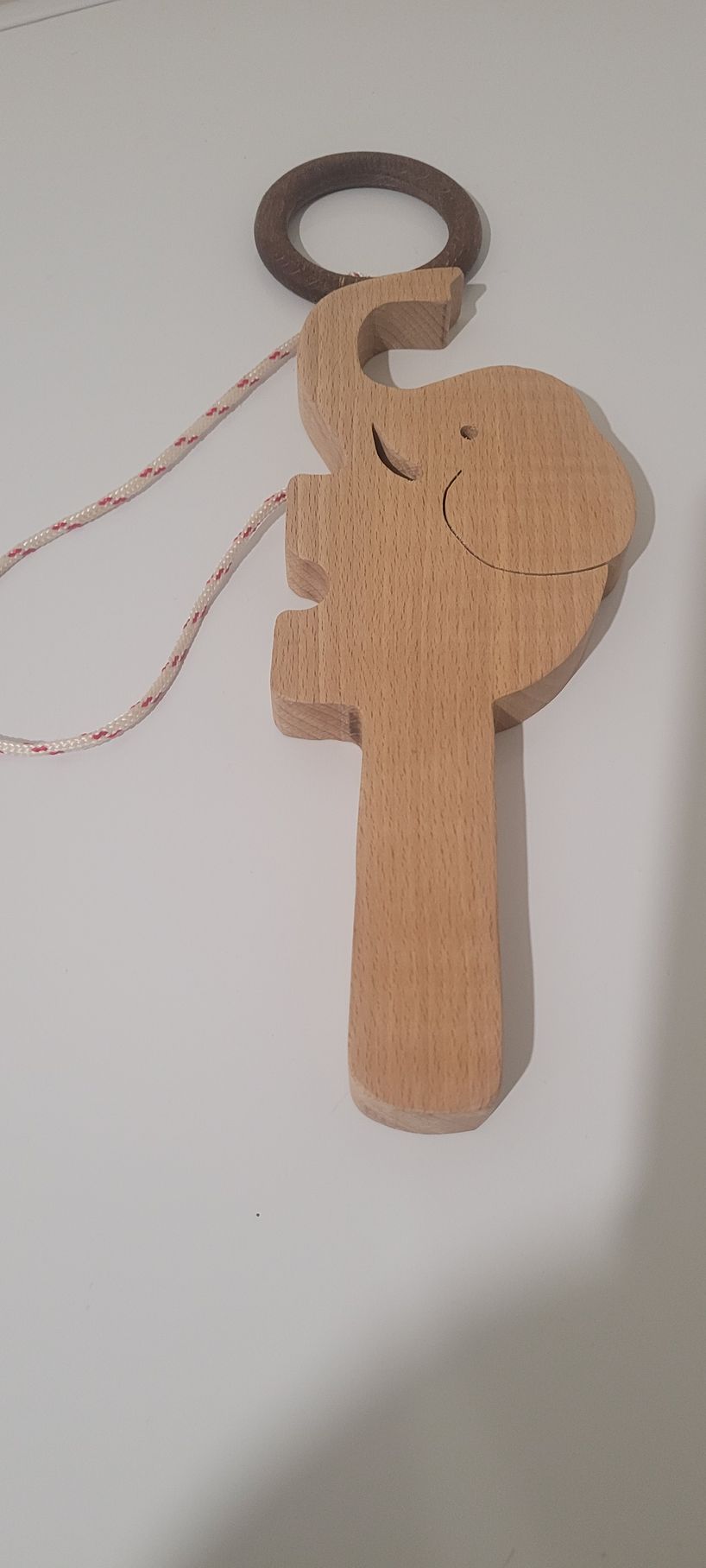 Jouet en bois en forme d'éléphant