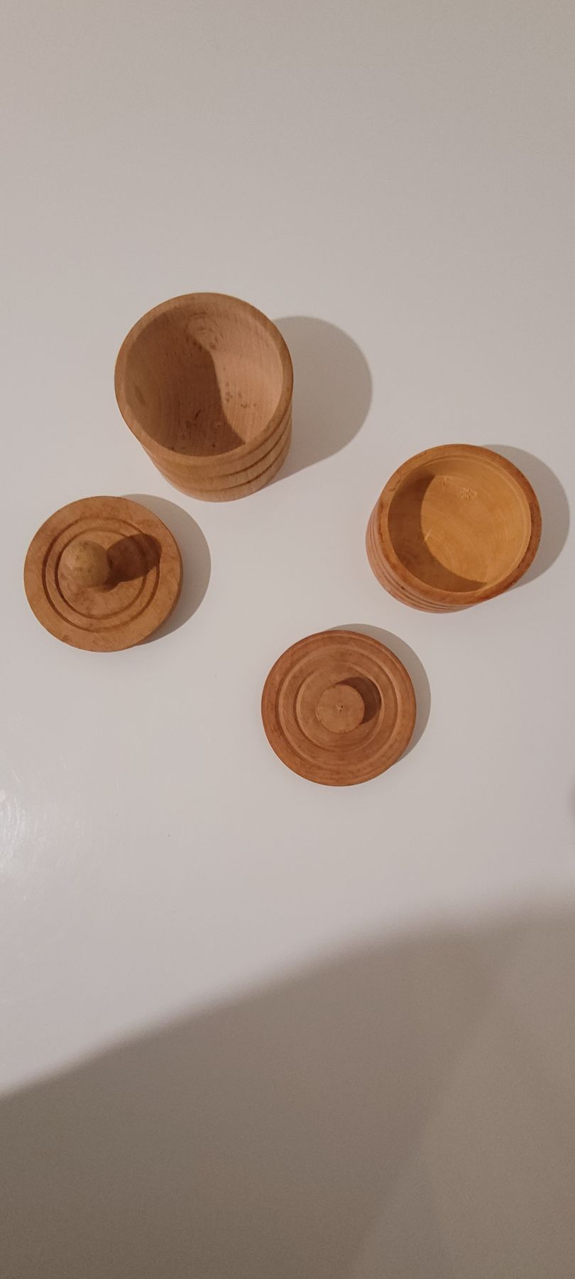 Petits pots en bois