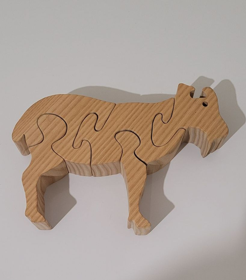 Chèvre en bois