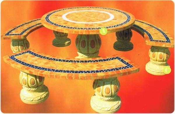 Una mesa con un círculo en el medio.