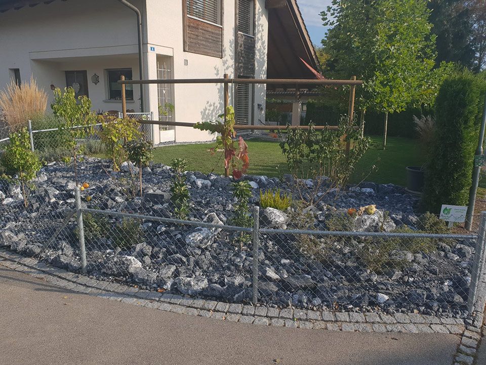 Gartenarbeit von der Krucker Garten GmbH