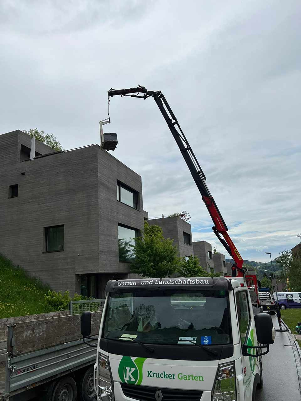 Maschine für Gartenarbeit von der Krucker Garten GmbH