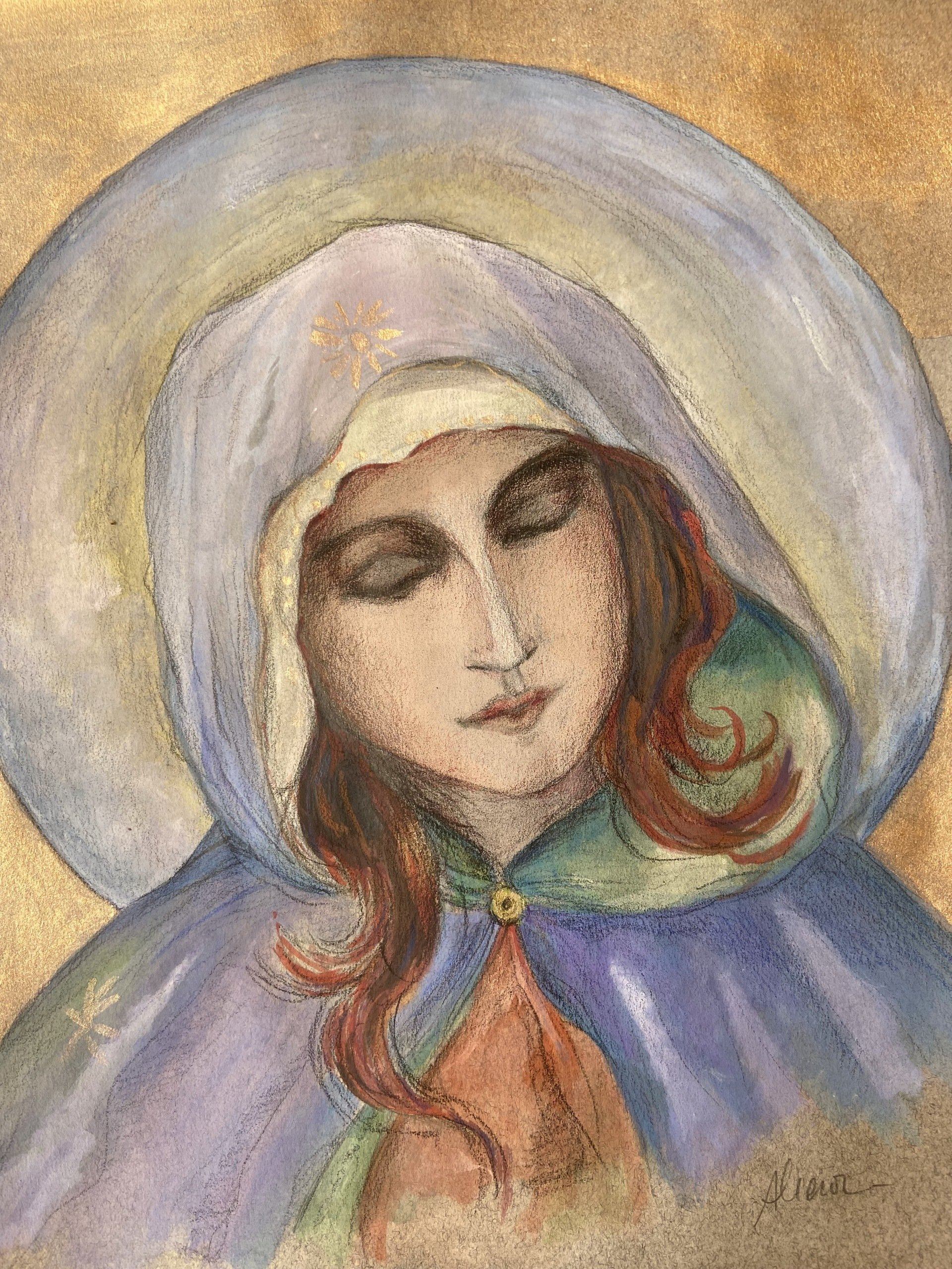 Une aquelle d'une femme avec une cape bleue