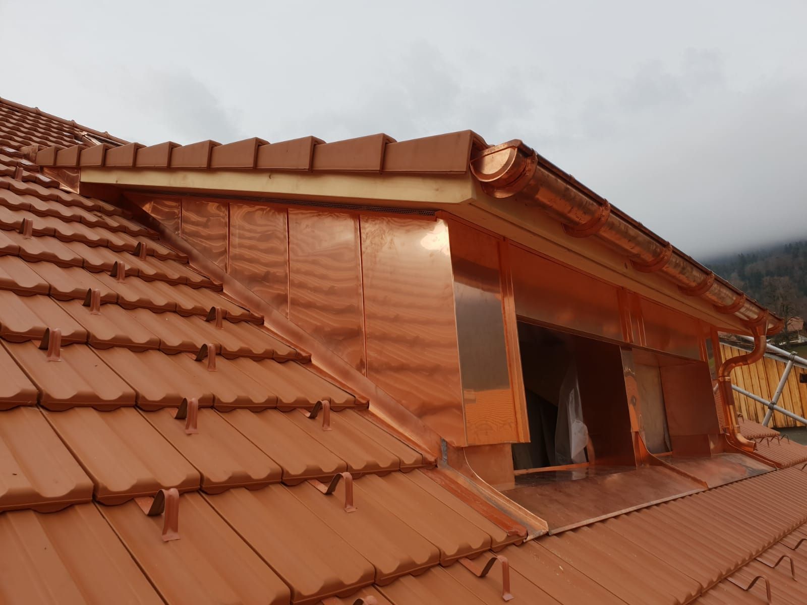 Travaux et réalisation de ferblanterie en cuivre par Nikles Toiture SA