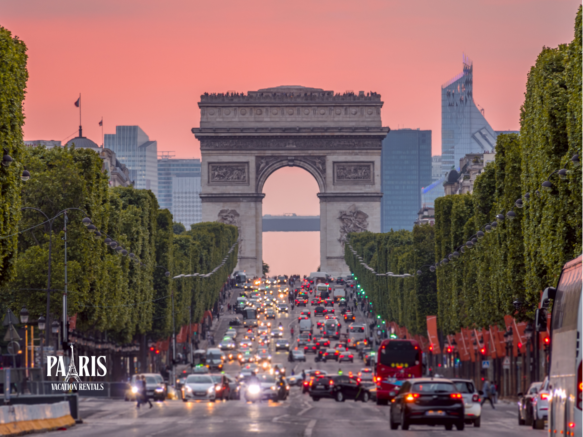 Champs-Élysées Evening Traffic Scene