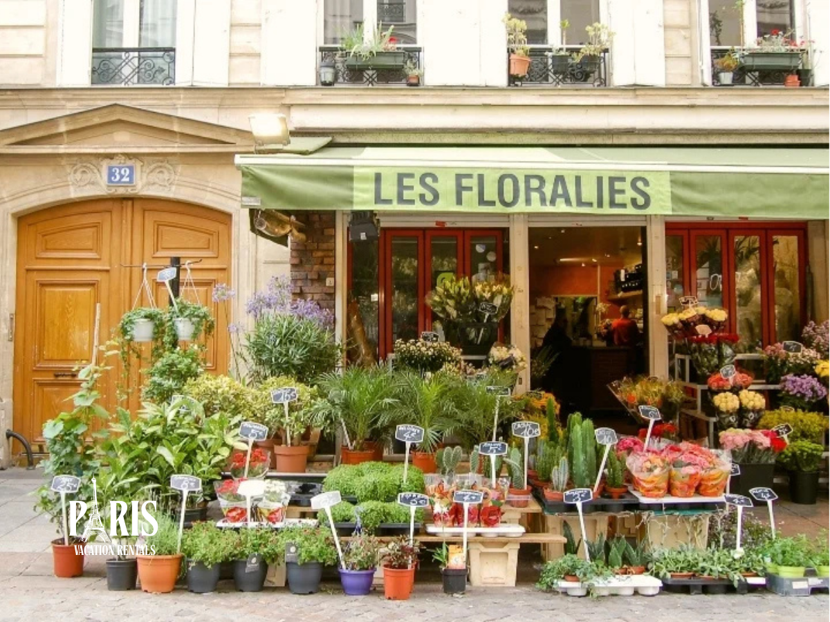 Rue Cler shines paris