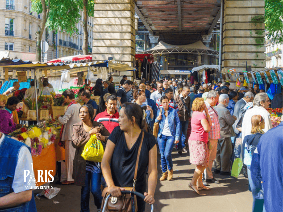 Covered Market Halls vs. Open-Air Street Markets