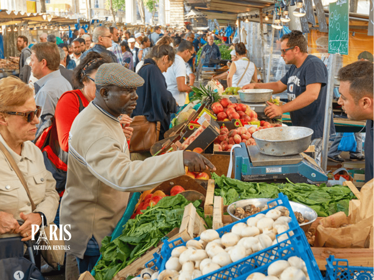 Covered Market Halls vs. Open-Air Street Markets